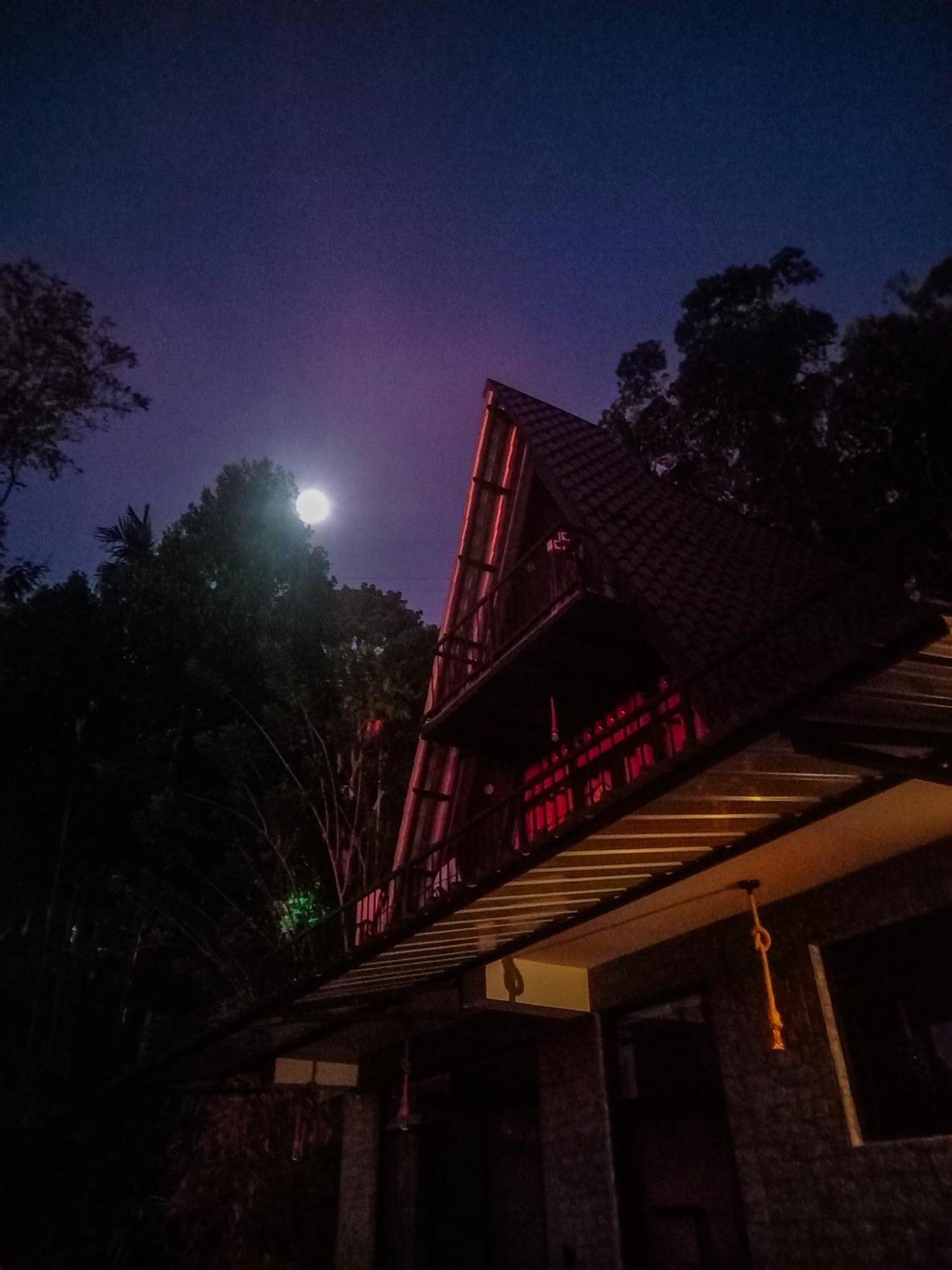 White Moon Cabin & Cottage 埃拉 外观 照片